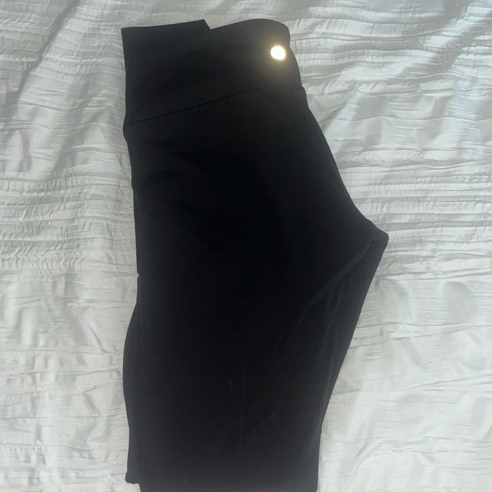 Lululemon black yoga pants. Wonder under size 6. Mid rise.